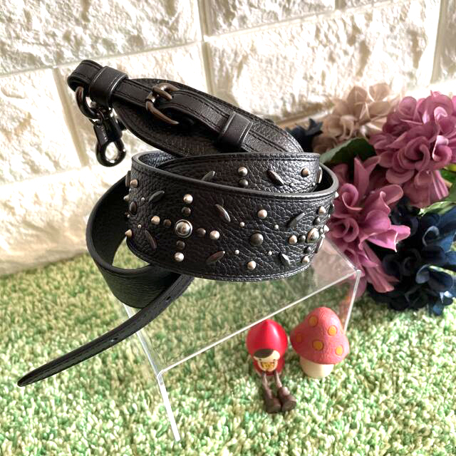 ✴︎COACH✴︎黒ショルダーストラップ スタッズ付き | フリマアプリ ラクマ