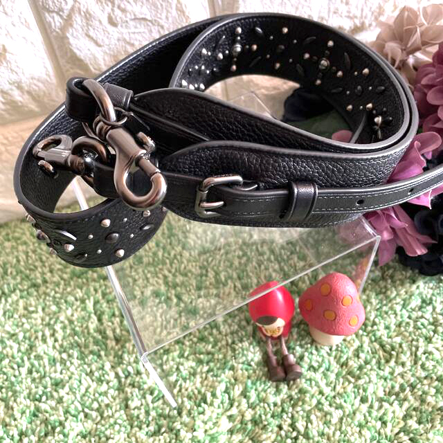 ✴︎COACH✴︎黒ショルダーストラップ スタッズ付き