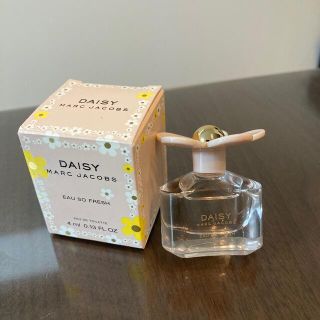 マークジェイコブス(MARC JACOBS)のMARC JACOBS マーク ジェイコブス デイジー オードトワレ 4ml(香水(女性用))