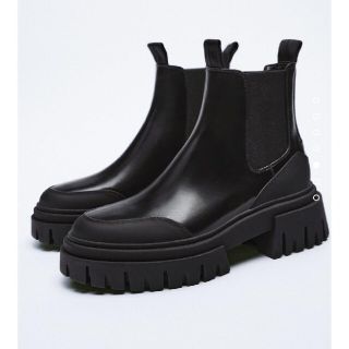 ザラ(ZARA)の【美品】zara トラックソール　プラットフォーム　アンクルブーツ　38(ブーツ)