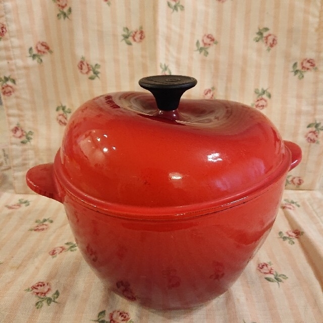 ル・クルーゼ LE CREUSET 鍋 ココットアップル チェリーレッド
