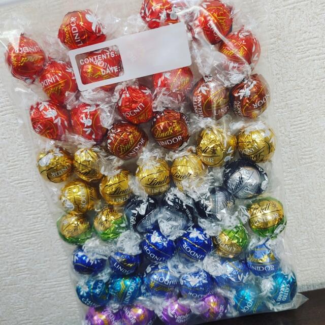 Lindt(リンツ)のリンツ リンドール アソート 9種類 48個 コストコ チョコレート Lindt 食品/飲料/酒の食品(菓子/デザート)の商品写真