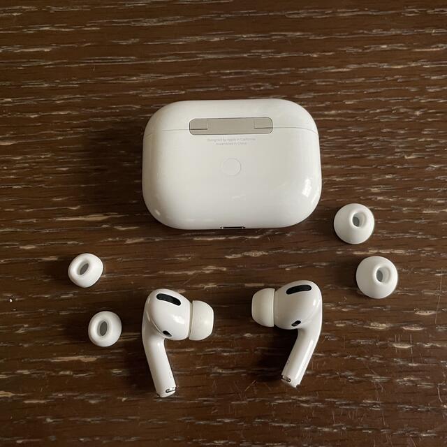 Apple(アップル)のairpods pro 本体のみ(化粧箱無し) スマホ/家電/カメラのオーディオ機器(ヘッドフォン/イヤフォン)の商品写真