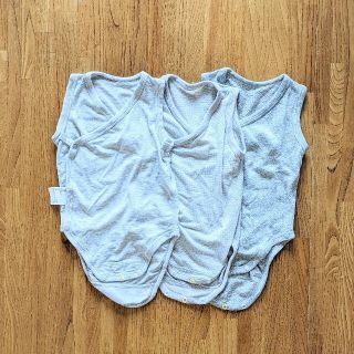 ユニクロ(UNIQLO)のユニクロ ノースリーブ下着 3枚セット ベビー 60&70(肌着/下着)