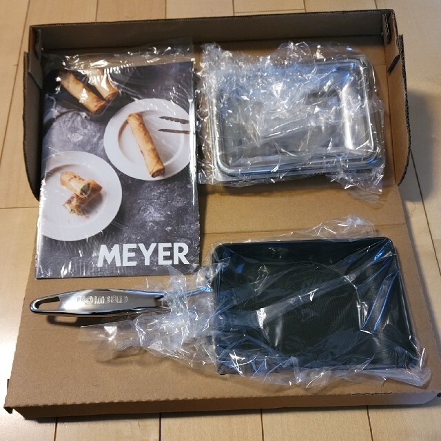 MEYER(マイヤー)のマイヤー サーキュロン エッグ&スクエアパン インテリア/住まい/日用品のキッチン/食器(鍋/フライパン)の商品写真