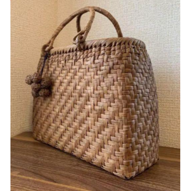 山葡萄 手作り 籠バッグ 網代編み チャーム付き お得な情報満載 www