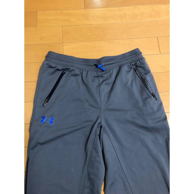 UNDER ARMOUR(アンダーアーマー)の新品！アンダーアーマー 子供用トレーニングウェアセット キッズ/ベビー/マタニティのキッズ服男の子用(90cm~)(ジャケット/上着)の商品写真