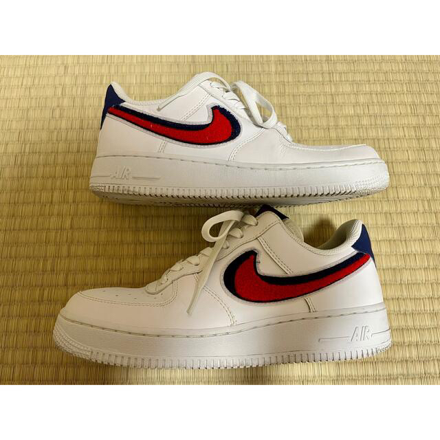 NIKE(ナイキ)のNIKE AIR FORCE 1 LOW メンズの靴/シューズ(スニーカー)の商品写真