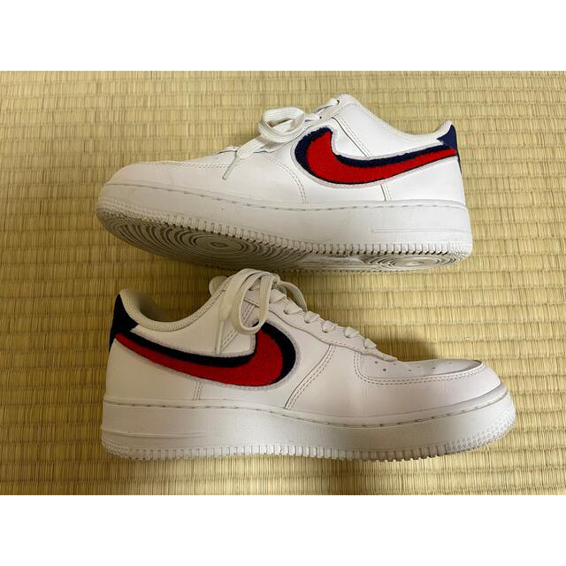 NIKE(ナイキ)のNIKE AIR FORCE 1 LOW メンズの靴/シューズ(スニーカー)の商品写真