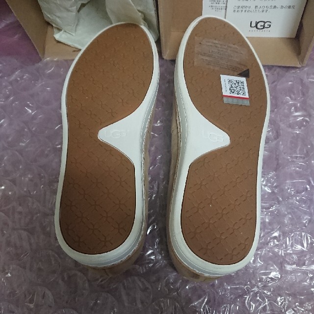 UGG(アグ)の『ご専用です』アグ   新品   スリッポン    25㎝ レディースの靴/シューズ(スリッポン/モカシン)の商品写真