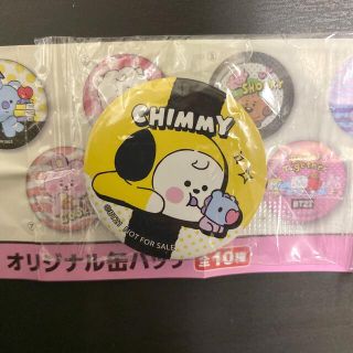 BT21  缶バッジ　くら寿司　チミー(アイドルグッズ)