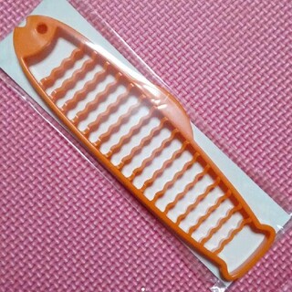 お魚ソーセージ　カット　魚　プラスチック製　オレンジ(調理道具/製菓道具)