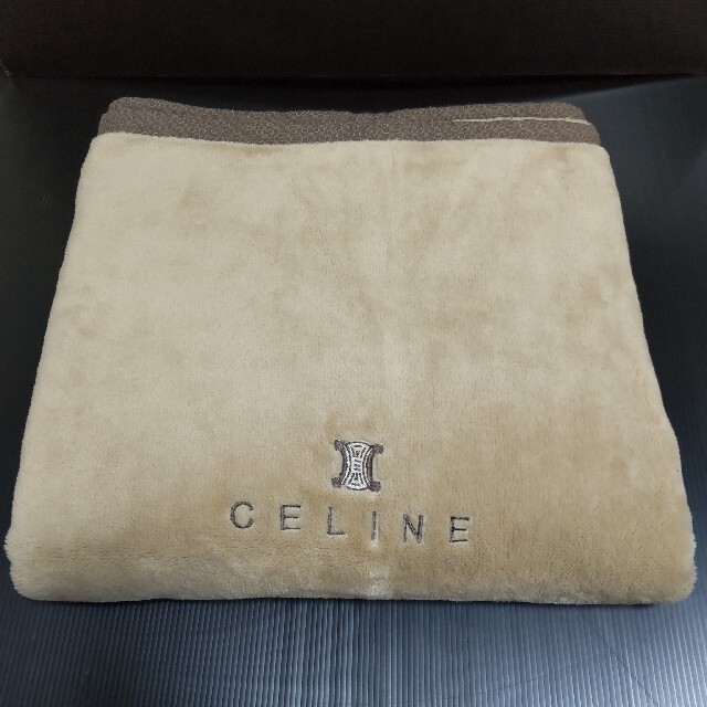 celine(セリーヌ)の✨CELINE セリーヌ 掛毛布 140×200 クリーニング済 インテリア/住まい/日用品の寝具(毛布)の商品写真