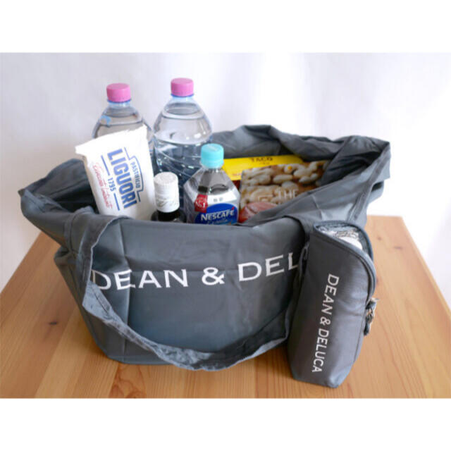 DEAN & DELUCA(ディーンアンドデルーカ)の⭐️新品⭐️【DEAN & DELUCA】レジかごバッグ＋ボトルケース★付録❗️ レディースのバッグ(エコバッグ)の商品写真