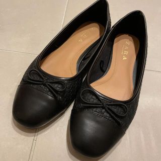 ザラ(ZARA)のzara   フラットシューズ　37(バレエシューズ)