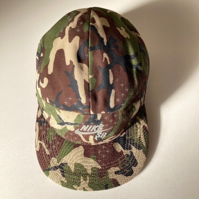 NIKE(ナイキ)のNIKE SB camouflage cap 希少 メンズの帽子(キャップ)の商品写真