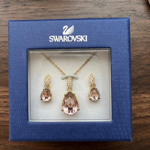 スワロフスキー ネックレス&ピアスセットSWAROVSKI