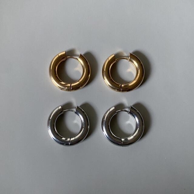 Ameri VINTAGE(アメリヴィンテージ)のOne touch volume hoop gold pierce No.770 レディースのアクセサリー(ピアス)の商品写真