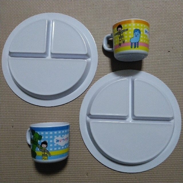 お皿 & コップ　セット　みいつけた エンタメ/ホビーのおもちゃ/ぬいぐるみ(キャラクターグッズ)の商品写真