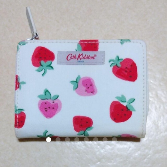 Cath Kidston(キャスキッドソン)の【専用】Cath Kidston　いちごサイフ レディースのファッション小物(財布)の商品写真