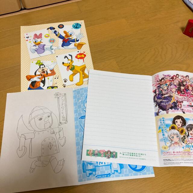 Disney(ディズニー)のノート 塗り絵 お絵かき帳 じゆうちょう 4冊セット インテリア/住まい/日用品の文房具(ノート/メモ帳/ふせん)の商品写真