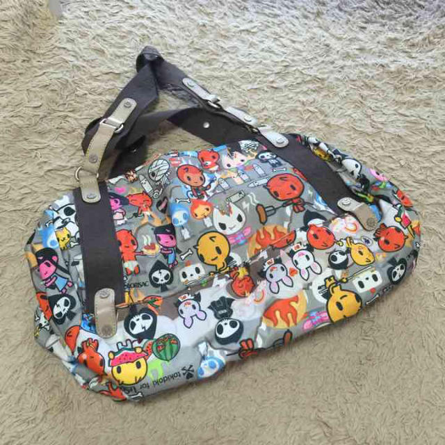 LeSportsac(レスポートサック)のレスポートサック×tokidoki♡ボストンバッグ レディースのバッグ(ボストンバッグ)の商品写真