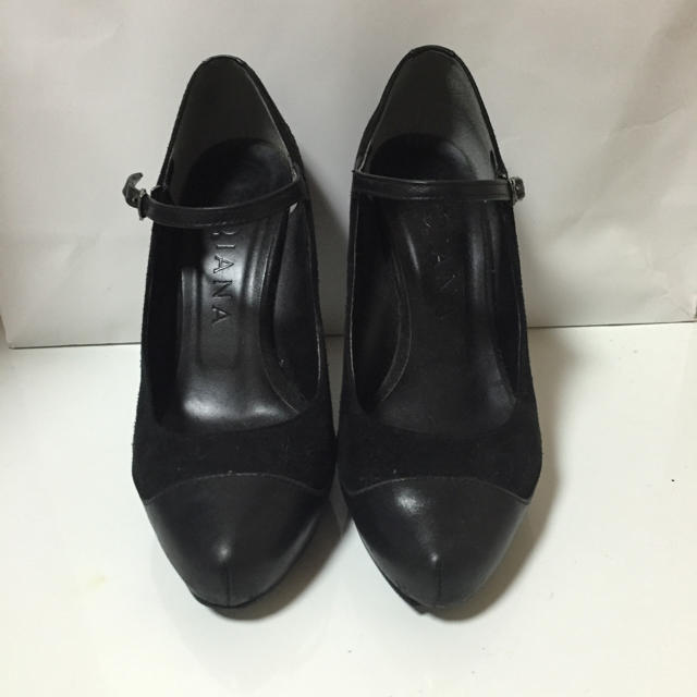 DIANA(ダイアナ)のDIANA♡黒ストラップパンプス♡21.5センチ レディースの靴/シューズ(ハイヒール/パンプス)の商品写真
