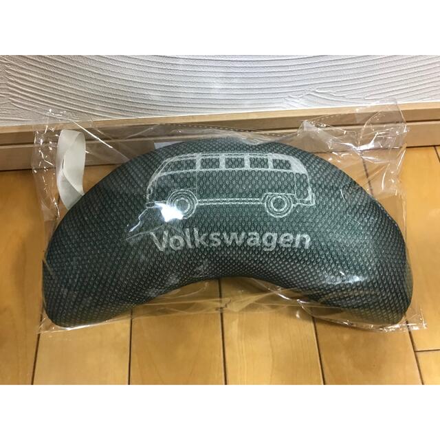 Volkswagen(フォルクスワーゲン)のベアマグ&バスピロー　Volkswagen ノベルティー エンタメ/ホビーのコレクション(ノベルティグッズ)の商品写真