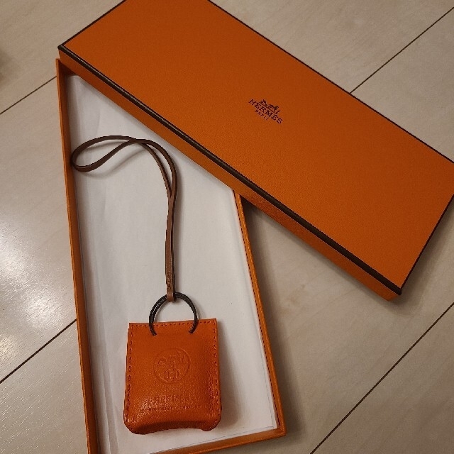 Hermes(エルメス)のエルメス　サックオランジュ レディースのアクセサリー(チャーム)の商品写真