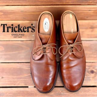 トリッカーズ(Trickers)の英国ロイヤルワラント《Tricker's》4517チャッカブーツ　7-5(ブーツ)