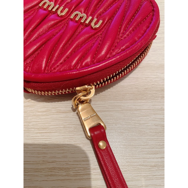 miumiuハート型コインケース