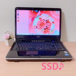 フジツウ(富士通)の✨ネットもSNSもOK✨SSDで動作サクサク✨大人可愛いブラックノートパソコン✨(ノートPC)