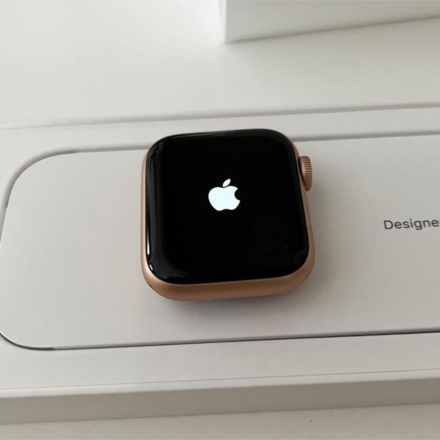 Apple Watch(アップルウォッチ)のnyaaan様専用☆Apple Watch SERIES6 40MM レディースのファッション小物(腕時計)の商品写真