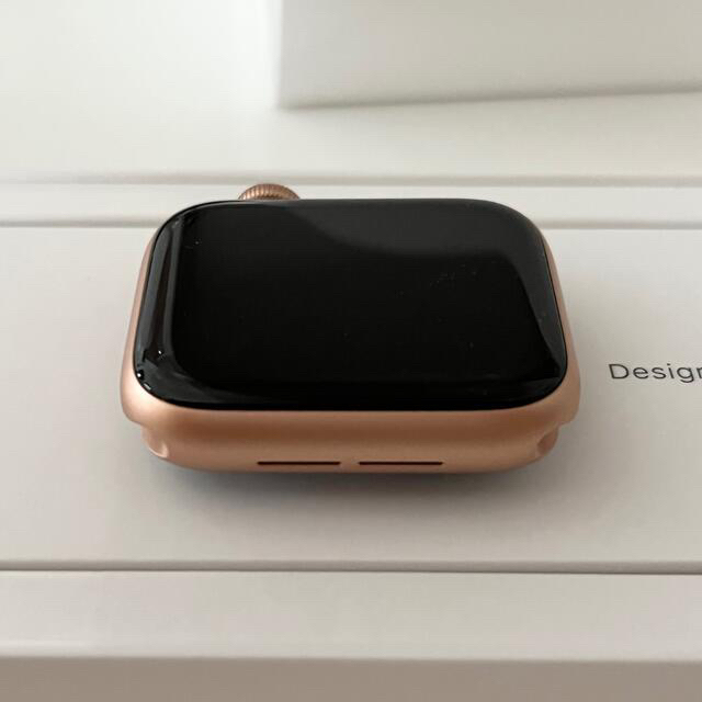 Apple Watch(アップルウォッチ)のnyaaan様専用☆Apple Watch SERIES6 40MM レディースのファッション小物(腕時計)の商品写真