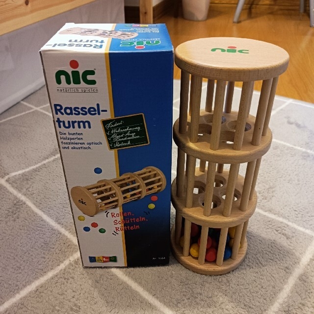 nic Rassel-turn 　木の玩具　ドラム玉落とし
