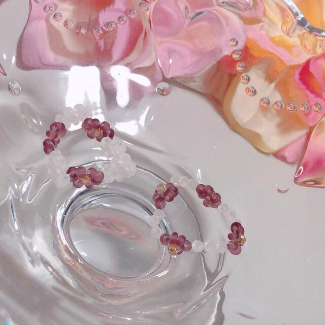 パープル💜ビーズリング♡デイジーリング レディースのアクセサリー(リング(指輪))の商品写真