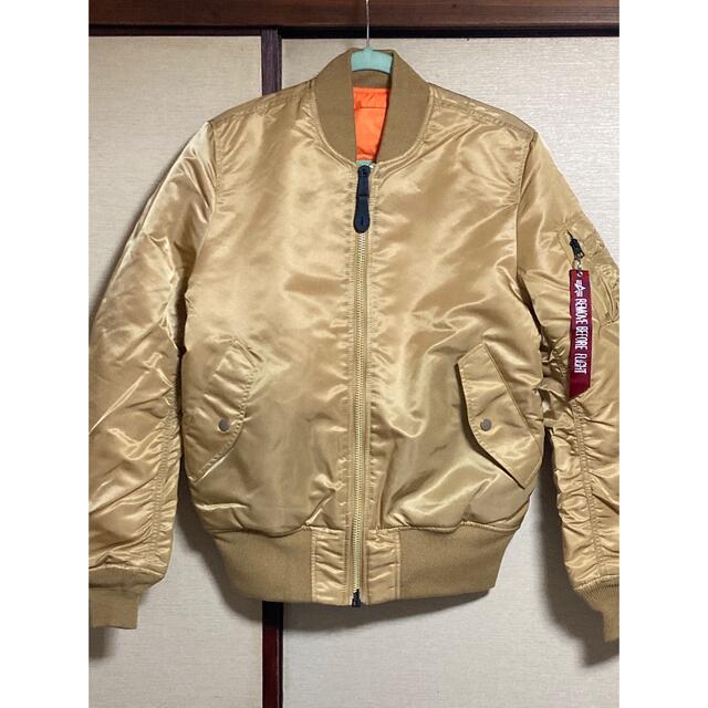 ALPHA INDUSTRIES(アルファインダストリーズ)のALPHA INDUSTRIES MA-1 Mサイズ キャメル 試着1回のみ メンズのジャケット/アウター(フライトジャケット)の商品写真