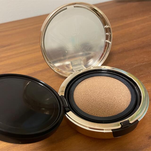 laura mercier(ローラメルシエ)のDEBEAUS クッションファンデーション コスメ/美容のベースメイク/化粧品(ファンデーション)の商品写真