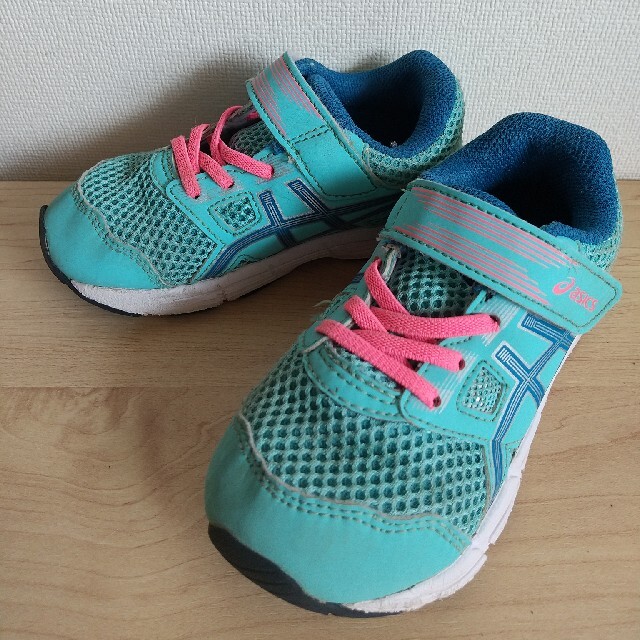 asics(アシックス)の【値下げしました】asics アシックスのスニーカー☆16㎝ キッズ/ベビー/マタニティのキッズ靴/シューズ(15cm~)(スニーカー)の商品写真