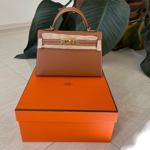 Hermes(エルメス)のいちごさん専用出品HERMES ケリー2  (ミニケリー)未使用♡ レディースのバッグ(ハンドバッグ)の商品写真