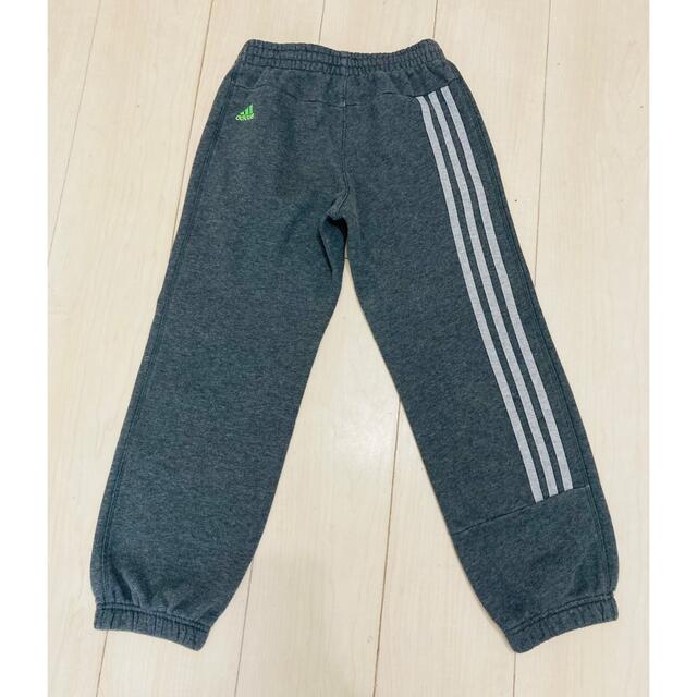 adidas(アディダス)の値下げ中！Adidas 　上下スウェット　130cm キッズ/ベビー/マタニティのキッズ服男の子用(90cm~)(その他)の商品写真