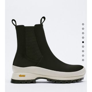 ザラ(ZARA)のソックスブーツ VIBRAM ® トラックソール(ブーツ)