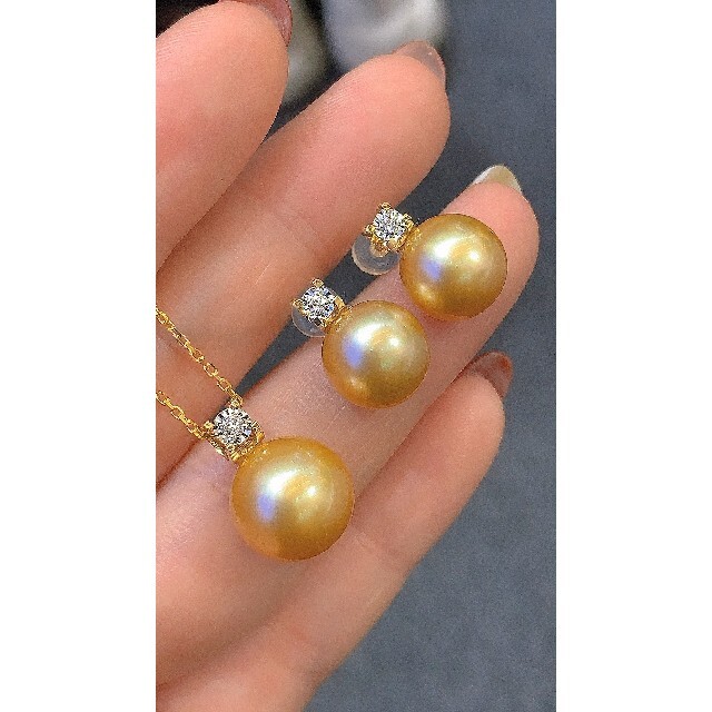 【高級】天然南洋真珠　ダイヤモンド付きペンダントピアスセットk18