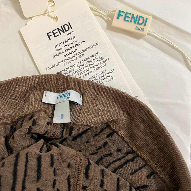 FENDI(フェンディ)のFENDI KIDS☆フェンディBOX付 /FFロゴタイツ 110~130㎝相当 キッズ/ベビー/マタニティのキッズ服女の子用(90cm~)(パンツ/スパッツ)の商品写真