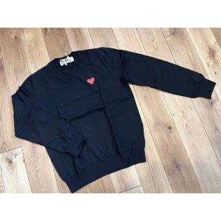 コムデギャルソン(COMME des GARCONS)のコム・デ・ギャルソンPLAYVネックセーター　Ｍ(ニット/セーター)