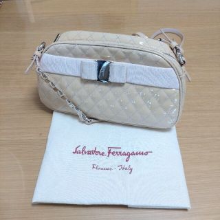 サルヴァトーレフェラガモ(Salvatore Ferragamo)の春〜夏に！♦Salvatore Ferragamo♦ヴィラ　ショルダーバック(ショルダーバッグ)