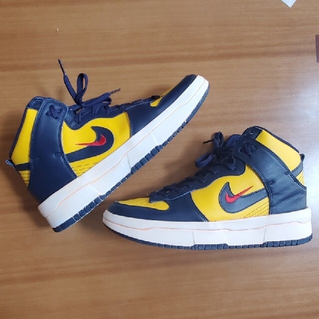 NIKE(ナイキ)のNIKE WMNS DUNK HIGH  VARSITY MAIZE メンズの靴/シューズ(スニーカー)の商品写真