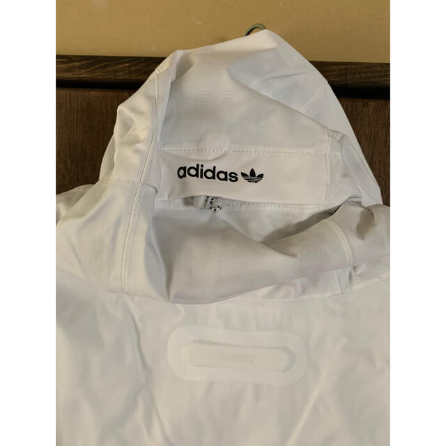 adidas(アディダス)の☆値引きしました！☆adidas アディダス2L ONE PIECE 白 スポーツ/アウトドアのスノーボード(ウエア/装備)の商品写真