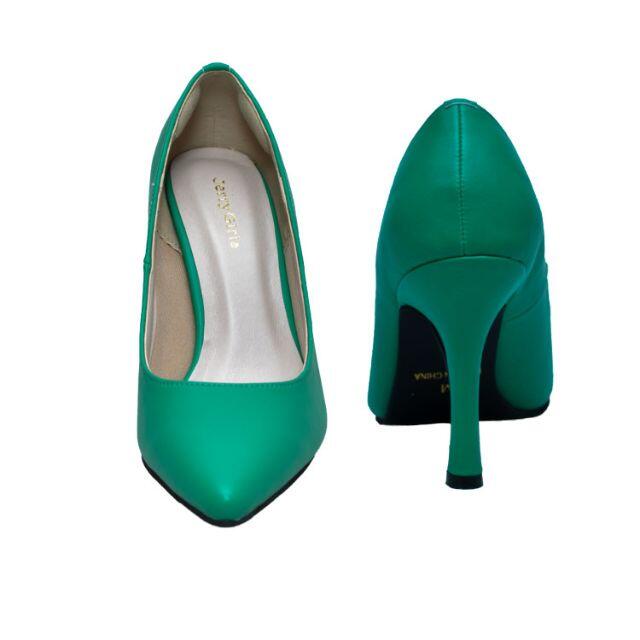 グリーン とんがりパンプス Lサイズ すごく履き易い レディースの靴/シューズ(ハイヒール/パンプス)の商品写真