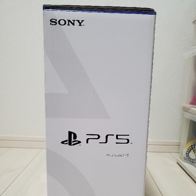 PlayStation(プレイステーション)の【保証延長付き】 PS5 本体　（CFI-1100A01） エンタメ/ホビーのゲームソフト/ゲーム機本体(家庭用ゲーム機本体)の商品写真